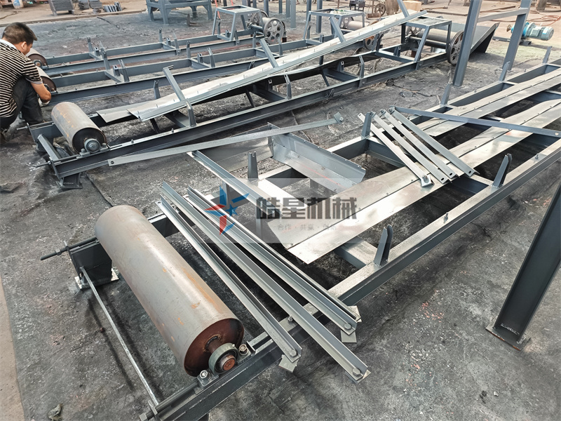 <a href='http://www.qlnddj.cn' target='_blank'><span>鋁合金破碎機(jī)</span></a><a href='http://www.qlnddj.cn/psxl/1279.html' target='_blank'><span>廢鋁破碎</span></a>分選設(shè)備輸送帶設(shè)備生產(chǎn)現(xiàn)場